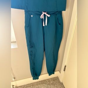 FIGS Caribbean Blue Zamora™ High Waisted Petite Jogger Scrub